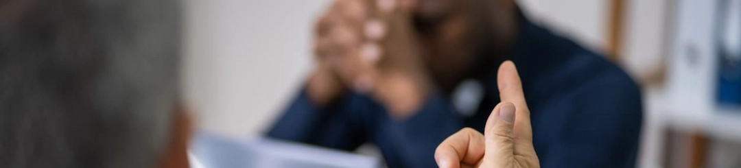 abuso-e-assedio-no-ambiente-de-trabalho-compreendendo-as-diferencas-e-os-perigos